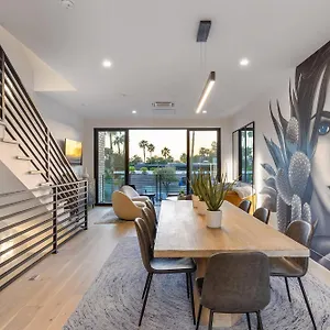 Villa Perfect Friends Escape In Old Town With Pool Access And Roof Deck!, Scottsdale