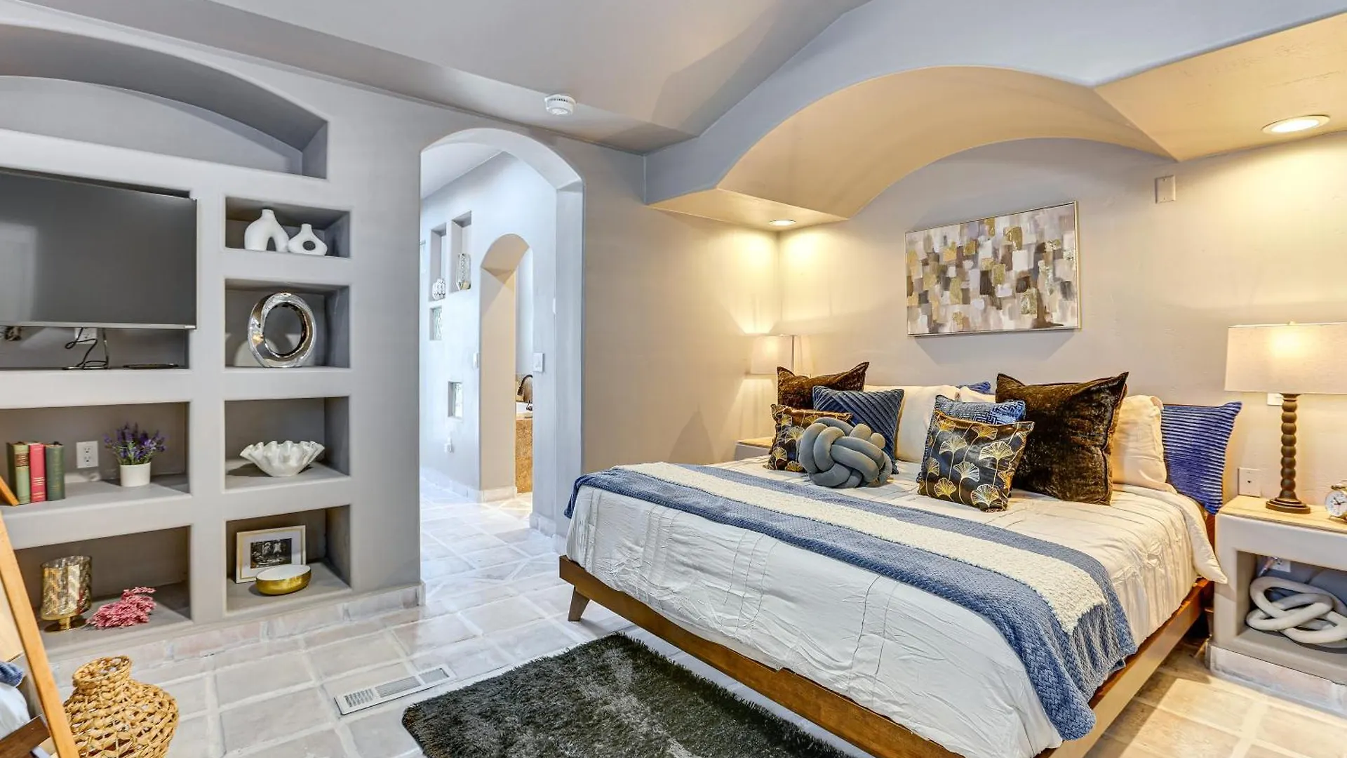 Walk To Scottsdale Stadium Remodeled Home! Holiday home