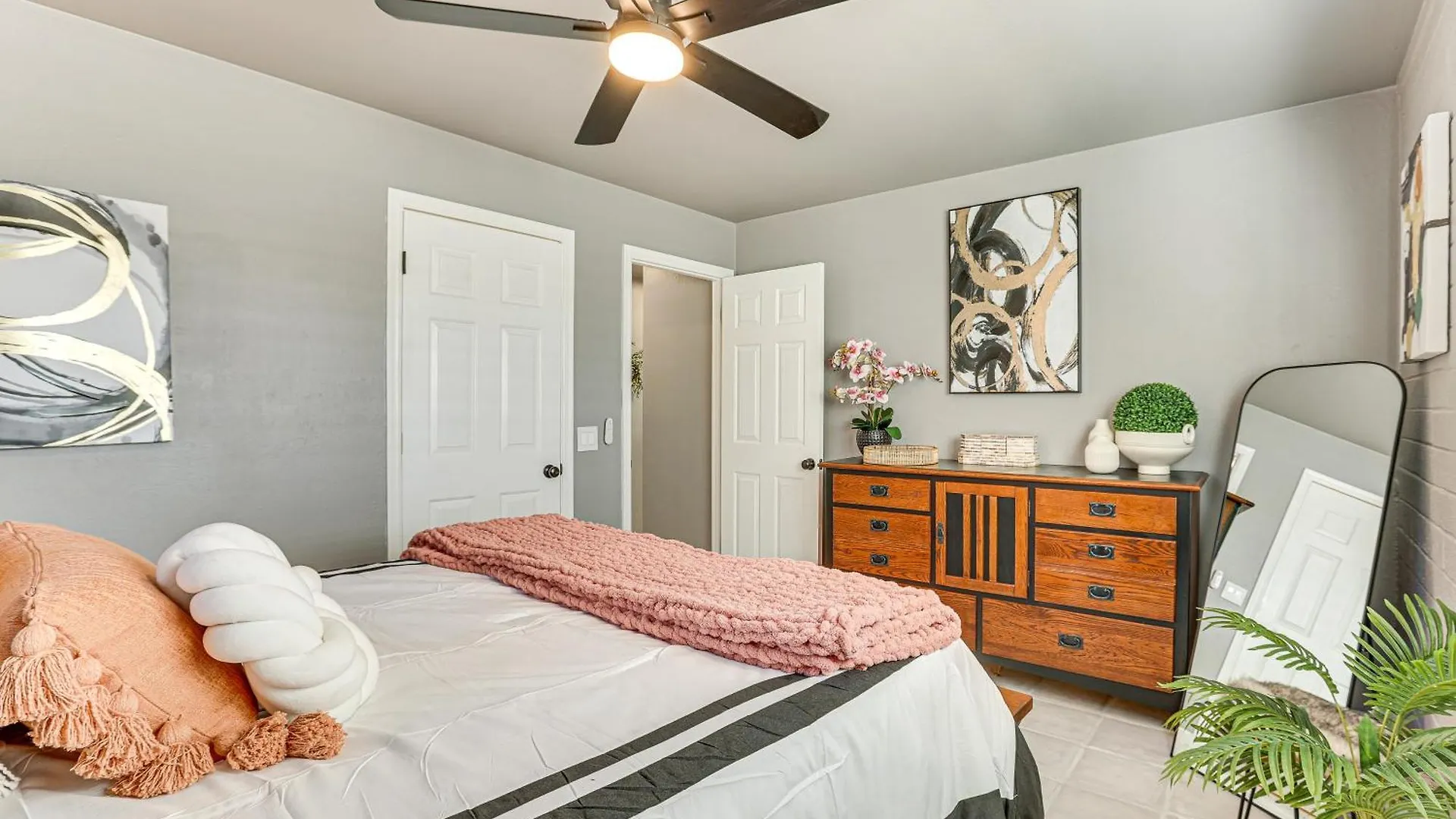 Walk To Scottsdale Stadium Remodeled Home! 0*,  United States